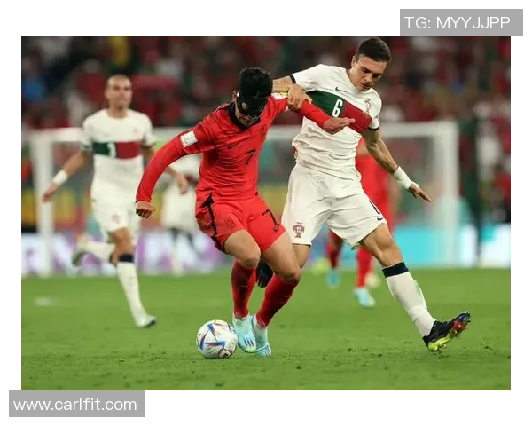 足球场上的搞笑明星们趣事大揭秘与精彩瞬间分享