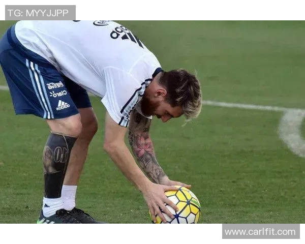 足球明星小腿纹身的独特寓意与故事揭秘