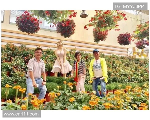 足球明星惊喜造访粉丝家中共度难忘时光引发热烈讨论