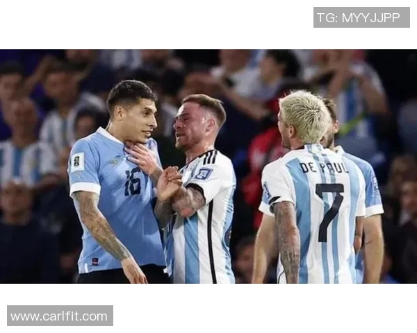 足球明星意外受重伤瞬间曝光引发球迷热议与关注 足球明星意外受重伤瞬间曝光引发球迷热议与关注