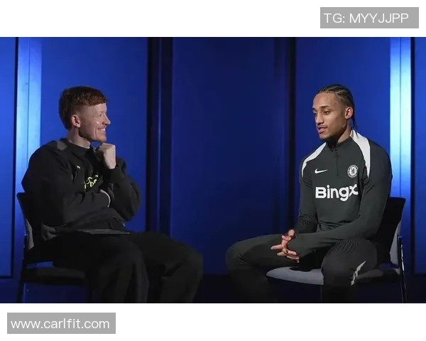 足球明星抽烟喝酒视频引发热议球迷呼吁关注运动员健康与形象