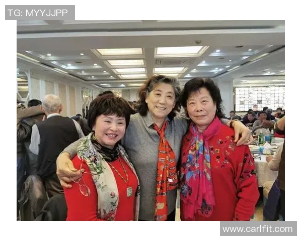 足球明星欢聚一堂送祝福精彩瞬间混剪视频尽显年味与激情