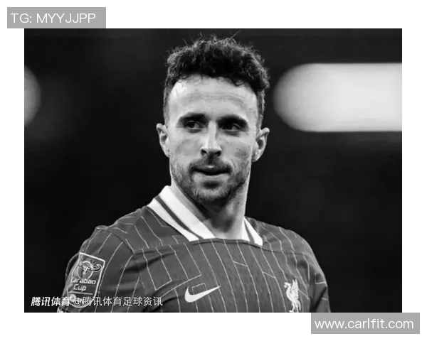 足球明星父母相继去世悲痛消息引发球迷深切悼念与缅怀