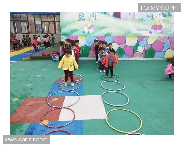 足球明星的孩子们天真无邪的瞬间展现了运动员家庭的温馨与快乐