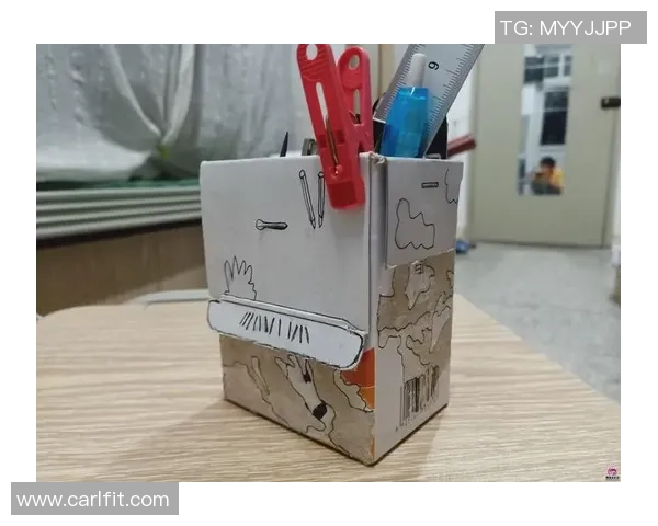 足球明星笔盒男生专用创意设计助力学习与生活的完美搭档