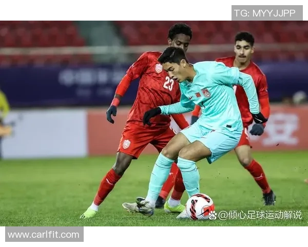 足球明星精彩瞬间踩球车挑战视频引发热议与欢笑